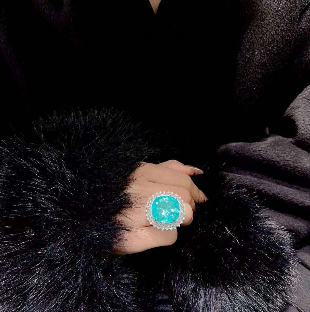 Bague cocktail Tourmaline Paraiba en 18K