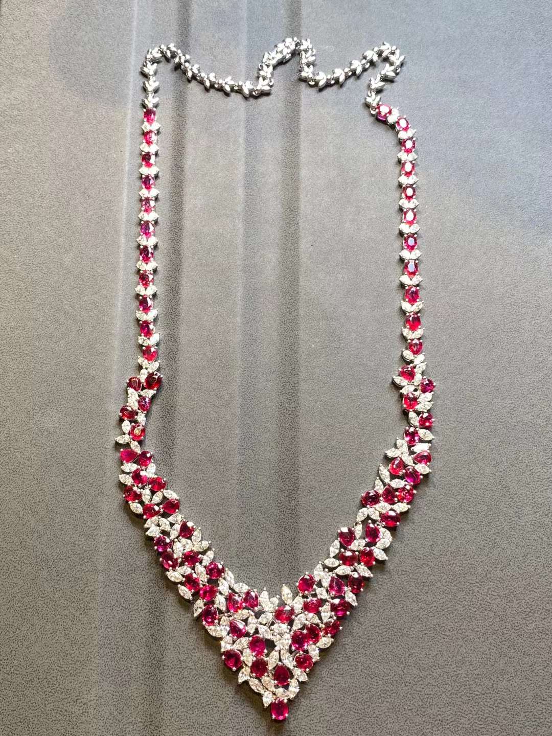 18kt روبي قلادة الماس