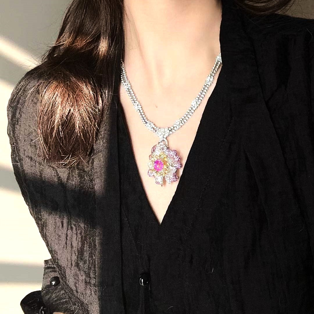 بروش زهرة كشمير الياقوت والماس