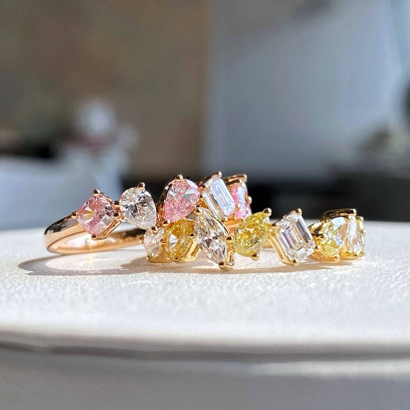 Half-Band Rings with Yellow or Pink Diamonds – 18K Gold