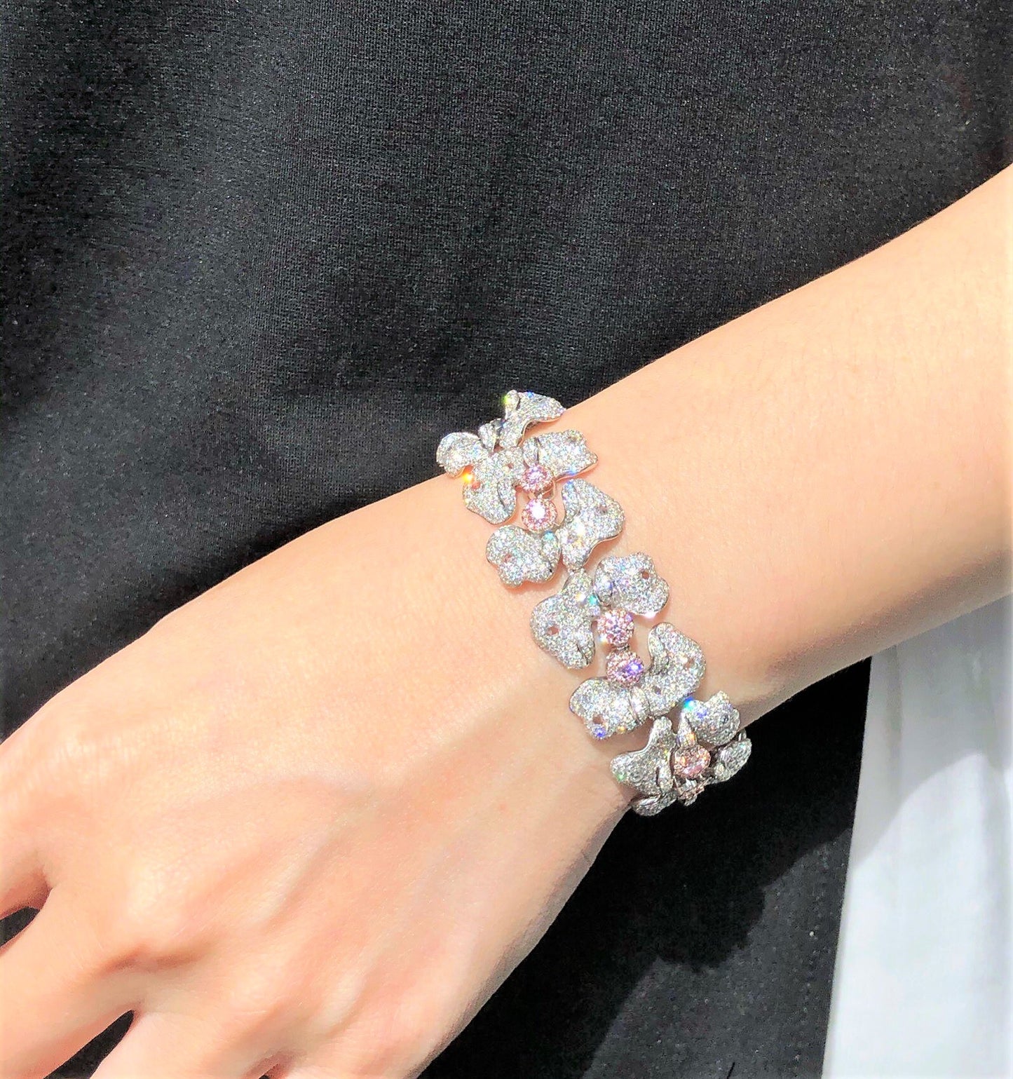 سوار ألماس أبيض وردي فاخر طبيعي معتمد من عيار 18 قيراط