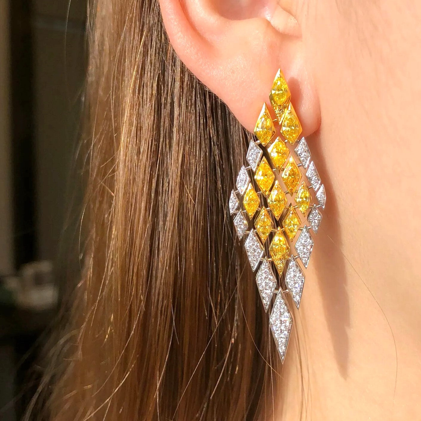 Boucles d'oreilles doubles blanches et jaunes