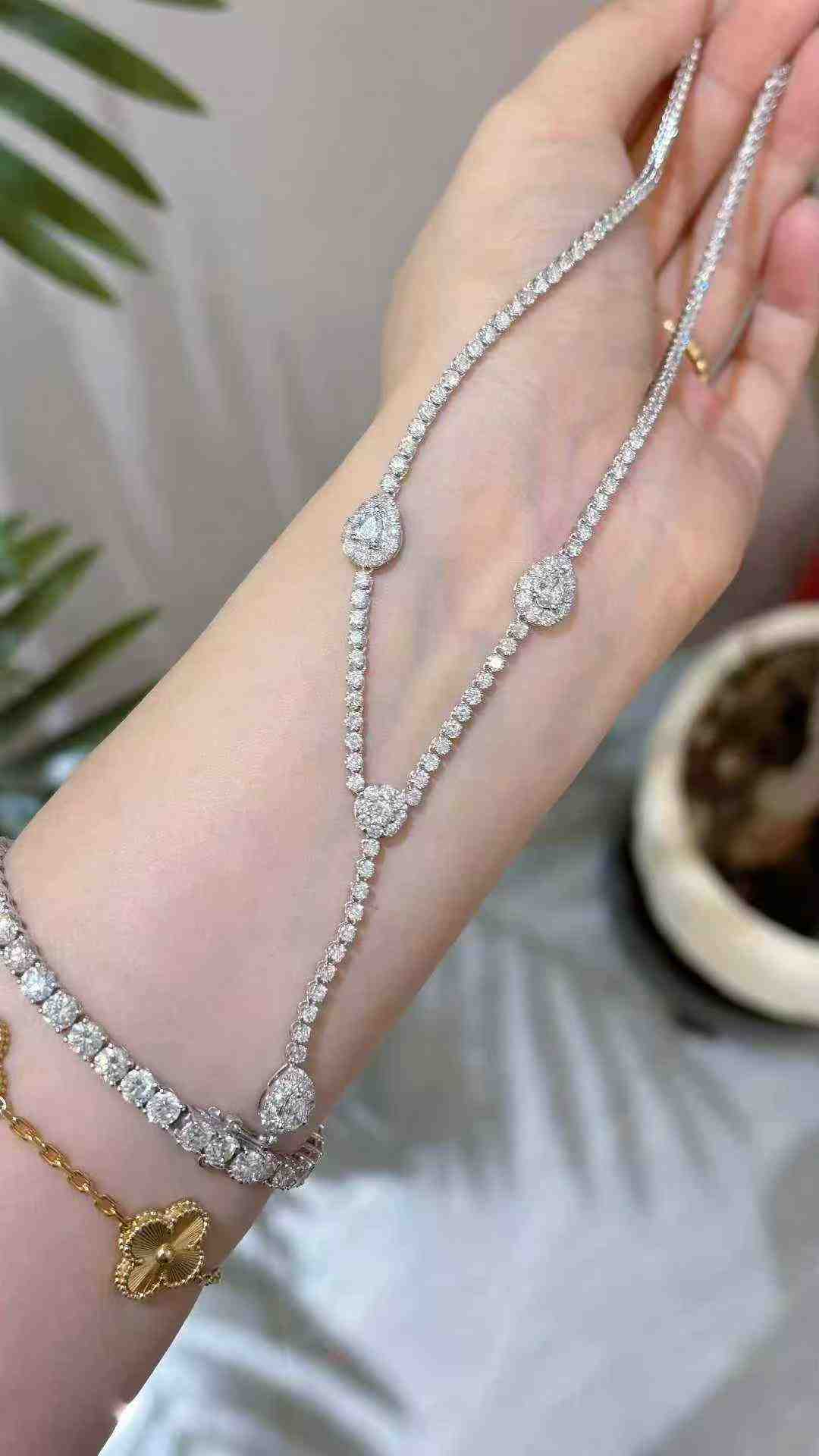 8.23ct Diamond Drop Necklace