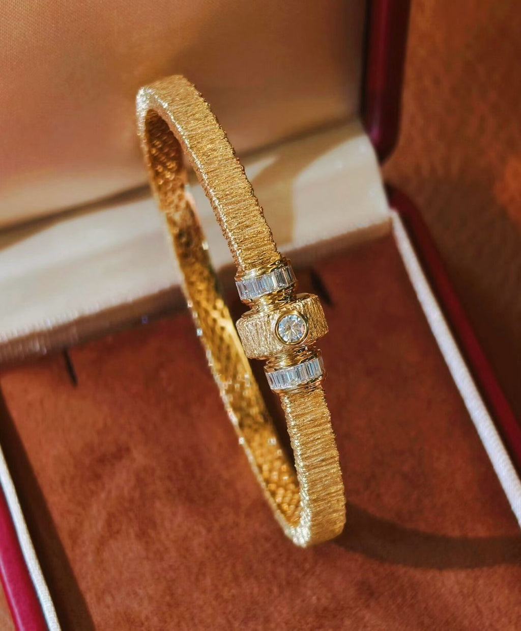 18K Gold Ladder-Link Diamond Bangle – Fixed Design