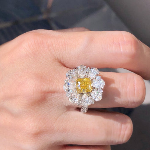 خاتم خطوبة معتمد من GIA مع 4.60 قيراط من الماس الأصفر والأبيض
