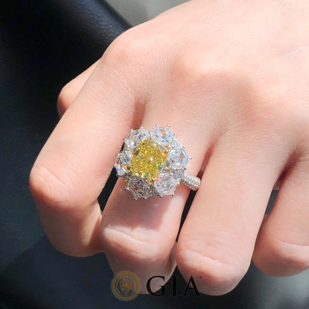Eze Jewelry معتمد من  خاتم ألماس أصفر فاخر 3.00 قيراط