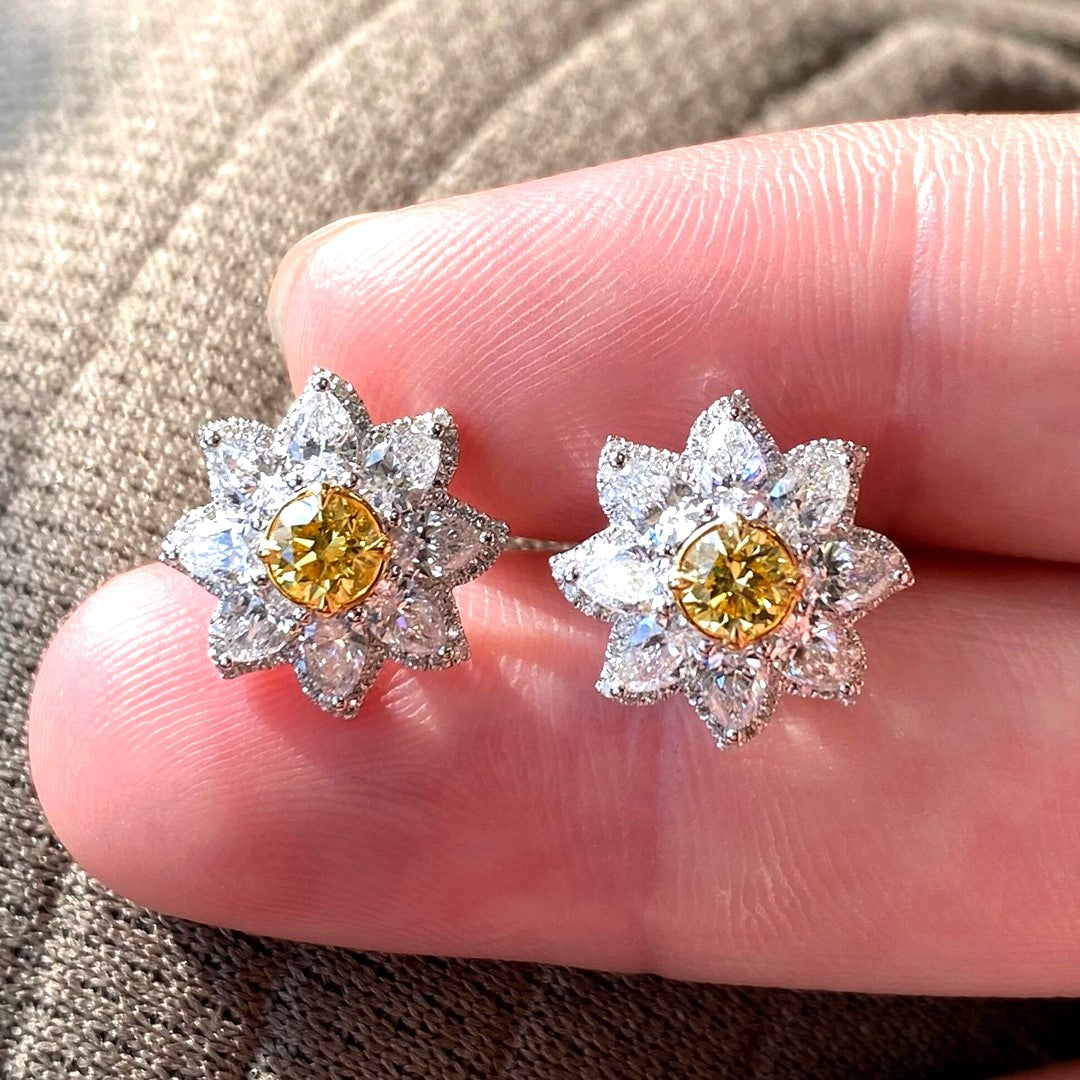 Marguerite Flower Stud Earrings
