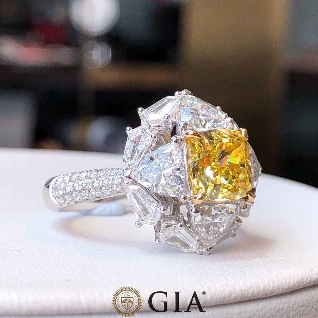 Bague en diamant jaune fantaisie certifiée GIA de 2,00 carats