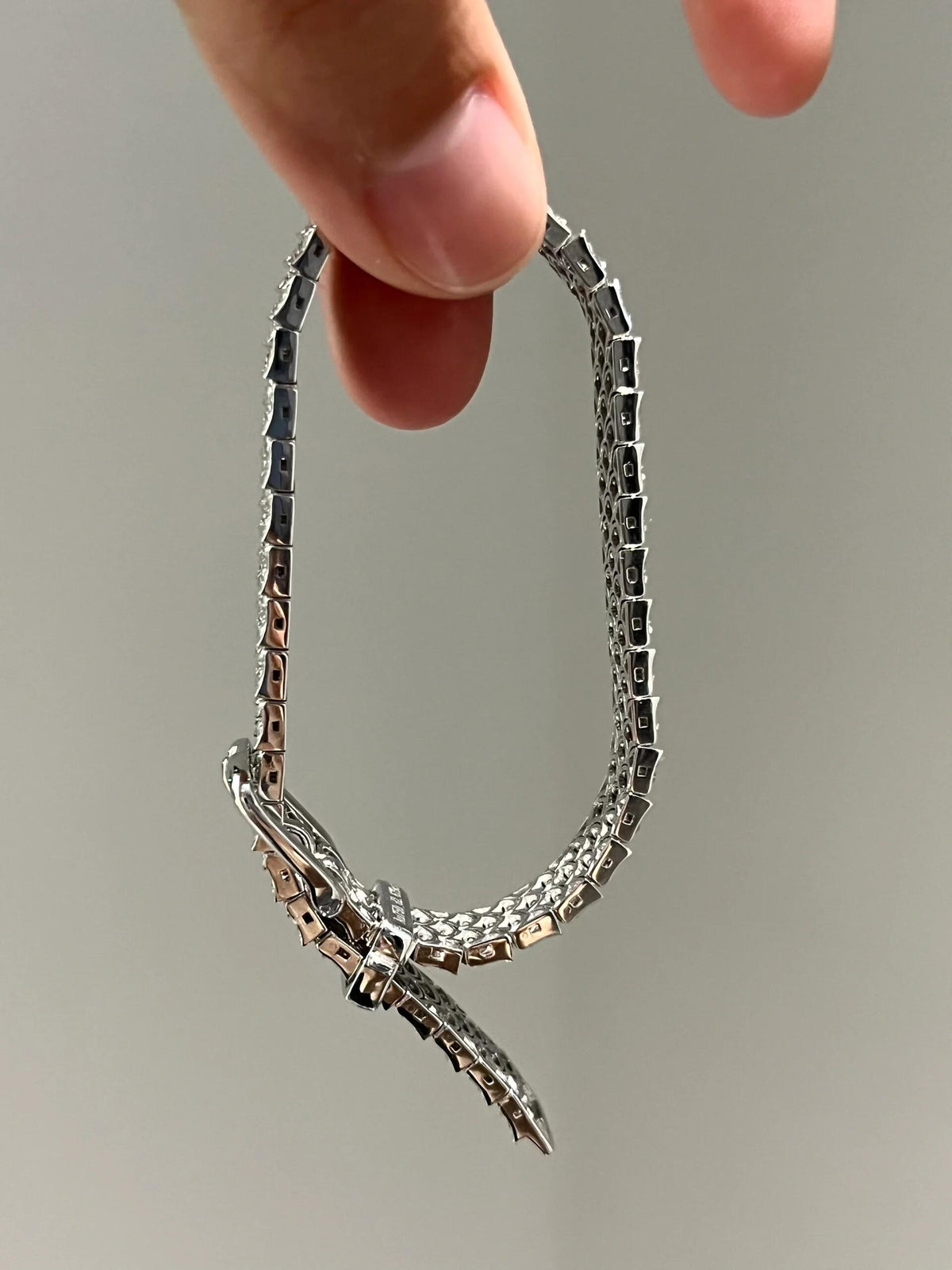 Fish-Scale Belt Design Bracelet