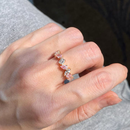 Half-Band Rings with Yellow or Pink Diamonds – 18K Gold