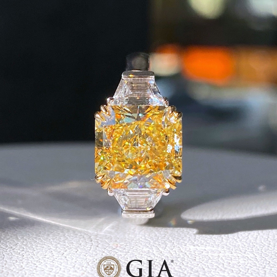 GIA сертификатталған сәнді сары алмаз үш тасты неке сақинасы