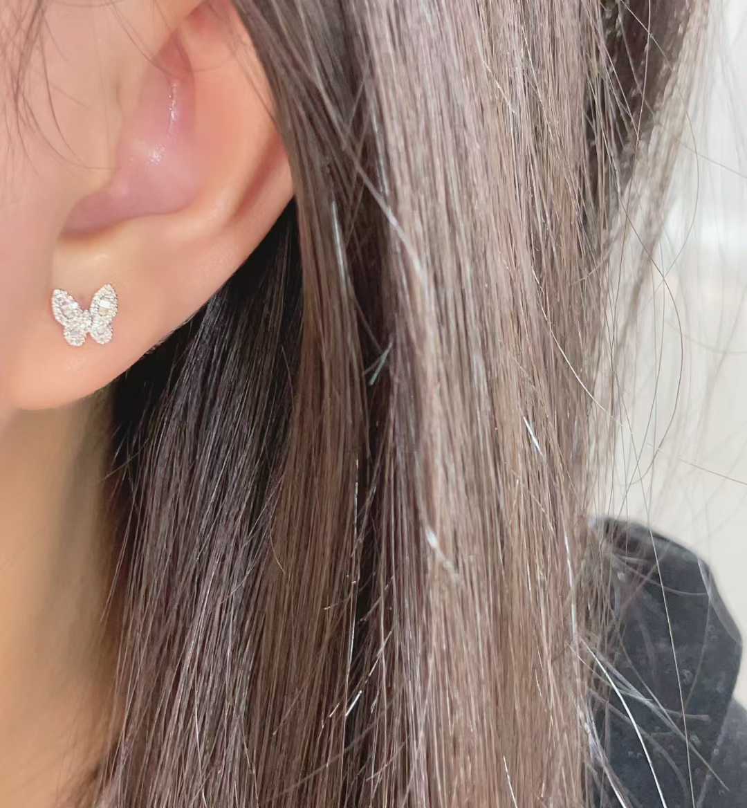 0.30ct Diamond Butterfly Stud Earrings – 18K Gold