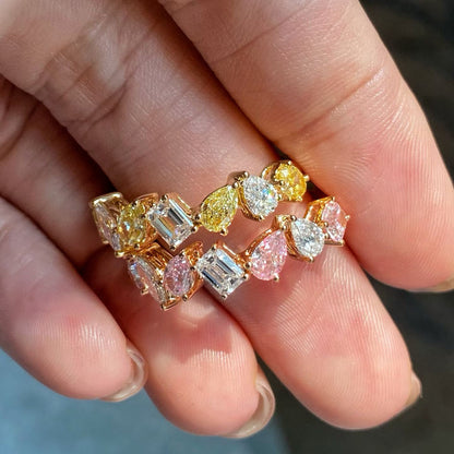 Half-Band Rings with Yellow or Pink Diamonds – 18K Gold