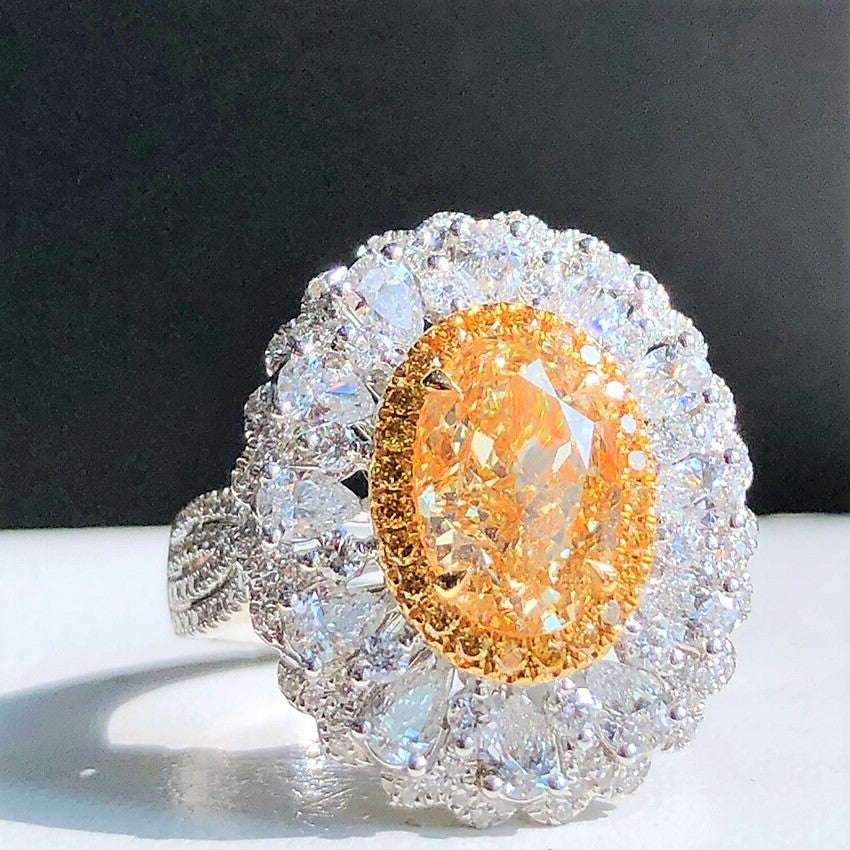 4 караттық GIA сертификаты бар сәнді сары сопақ гауһар тасты неке сақинасы