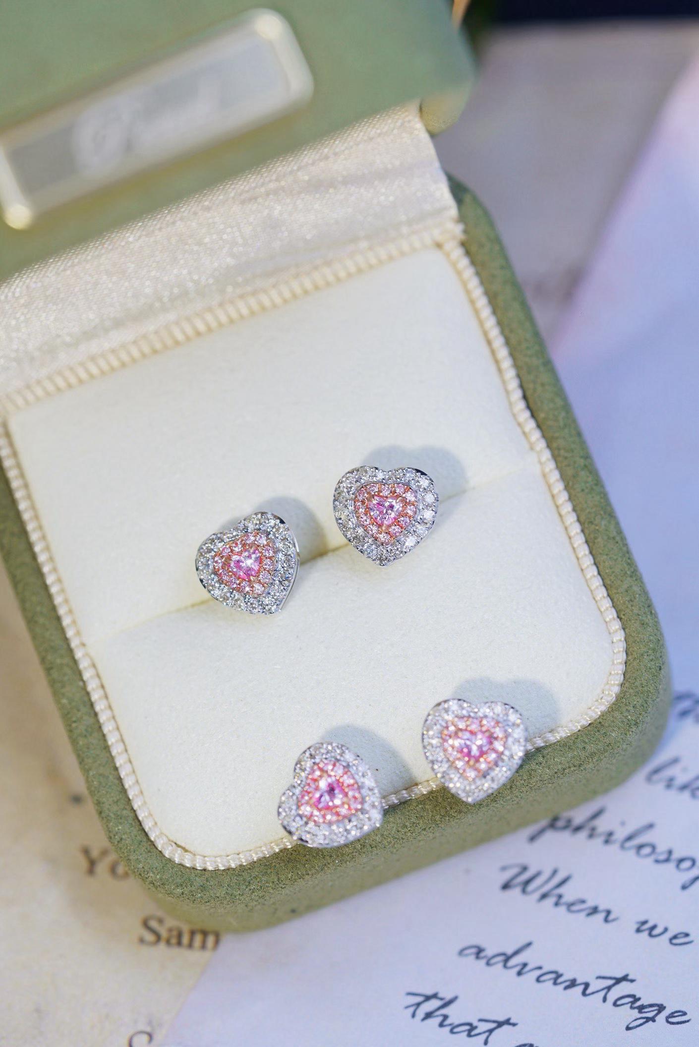 18K Gold Heart-Shaped Pink Diamond Stud Earrings