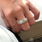 Anillo verde amarillento claro