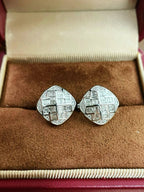 Vintage-style 18K white gold earrings with baguette diamonds