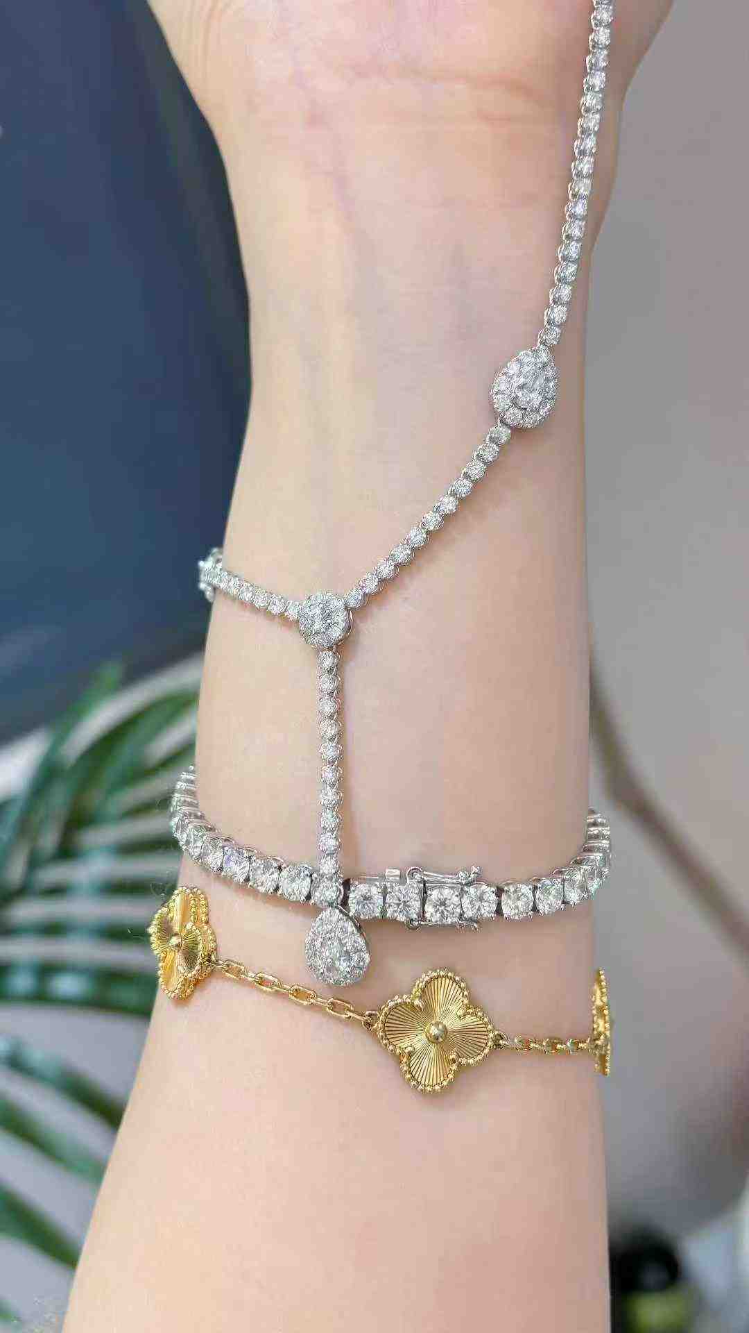8.23ct Diamond  Drop Necklace